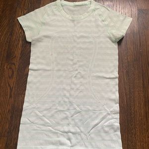 lulu lemon swiftly top